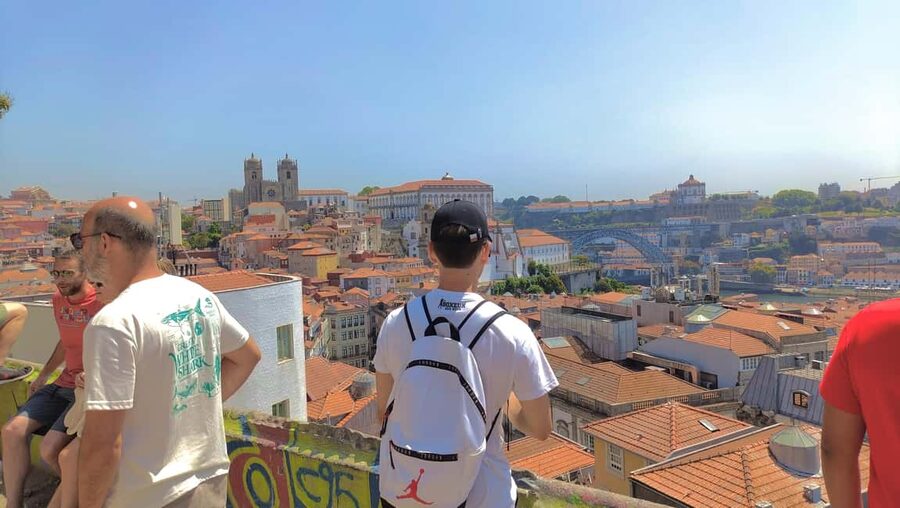 2 hours Porto Walking Tour- Private Service - São Bento Station and Porto’s grand civic center