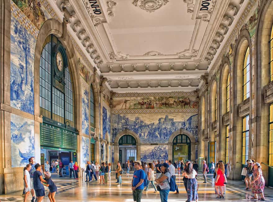 2 hours Porto Walking Tour- Private Service - Lello, Clérigos, and the university quarter