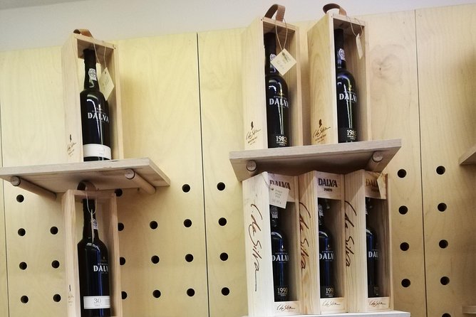 3 table wines & 5 Port wines + Tapas - Five Ports and tapas at Lado Wines