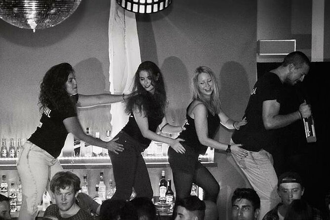 4-hour Guided Porto Pub Crawl with 6 drinks and VIP CLUBentry - Is $21.77 good value?