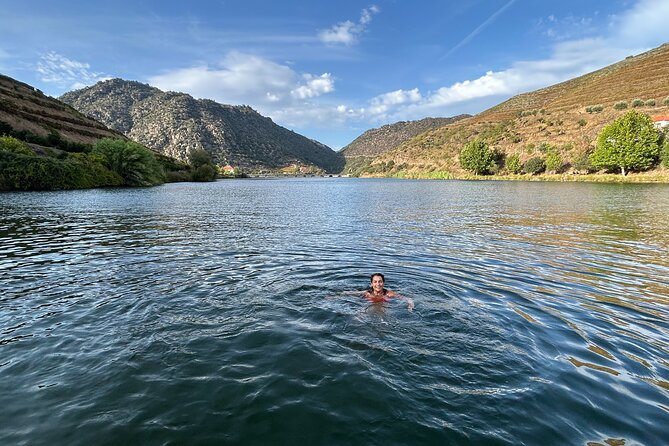 4H Private Boat Trip on the Douro River - Feel the Nature - What the private format changes