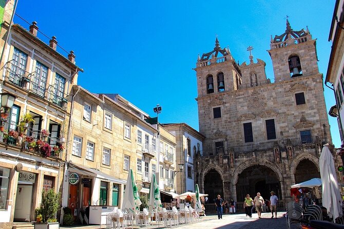 Authentic Braga & Guimarães: Small Historical Group Tour - The old palace and Rua de Santa Maria