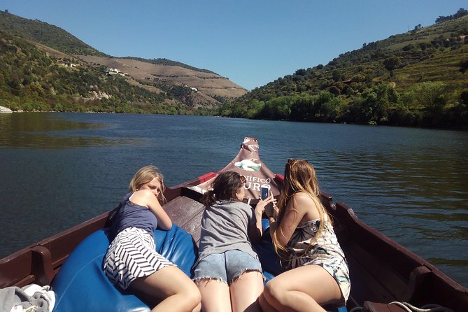Authentic Douro Valley - small-Group Tour (Max 7) - Lunch beside the Douro