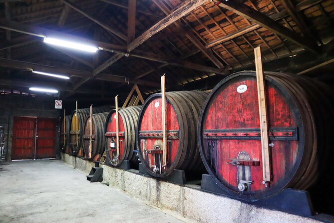 Authentic Small Group Douro Wine Tour with Lunch & River Cruise - The second winery and a more personal tasting