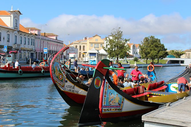 Aveiro Canal Cruise in Traditional Moliceiro Boat - What happens at Jardim do Rossio