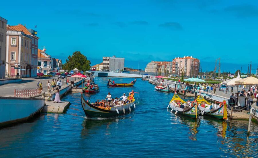 Aveiro: Half-Day Tour from Porto with Cruise - Costa Nova and its striped cottages