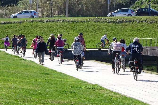 Aveiro Rent a Bike - 4 hours - Why Aveiro works so well by bike