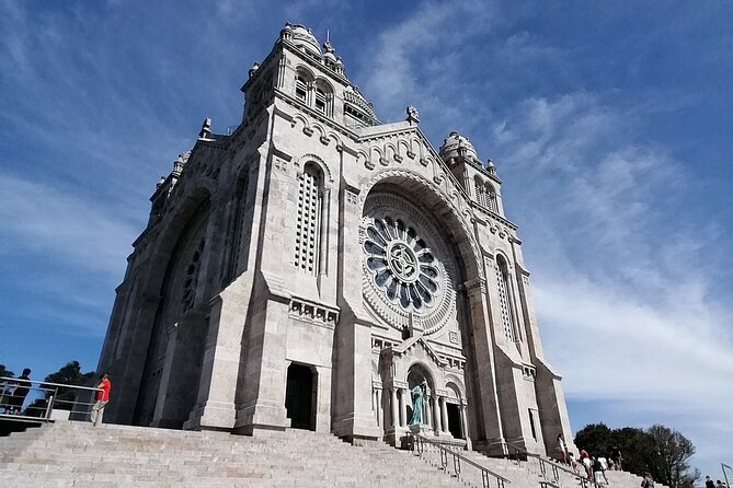 Barcelos, Ponte de Lima & Viana Private Tour (All Inclusive) - Viana do Castelo, from the hill to the old center