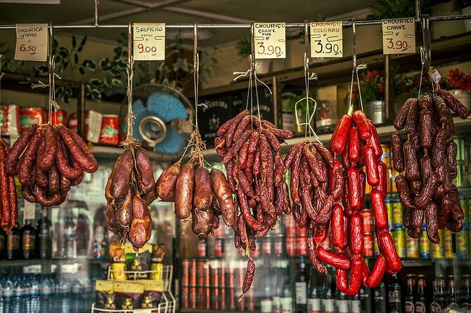 Beyond the Barrel: From Decadent to Down-home in the Heart of Porto - Praça dos Poveiros keeps the meal moving