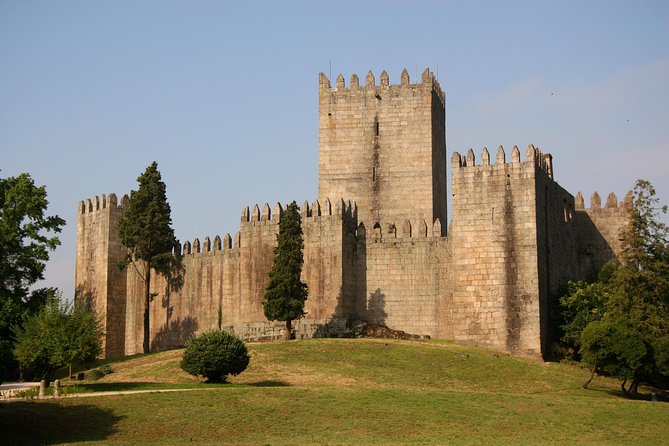 Braga and Guimarães Full Day Private Tour from Porto - What the private format changes