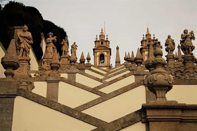 Braga and Guimarães Small Group Tour with Lunch From Porto - Guides and the small-group difference