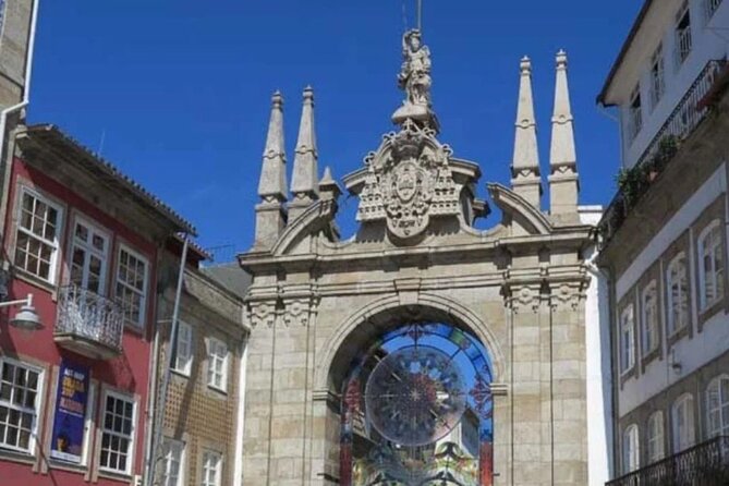 Braga/Guimarães: 1 Day with Lunch + farm and wine tasting - Lunch with northern Portuguese flavors