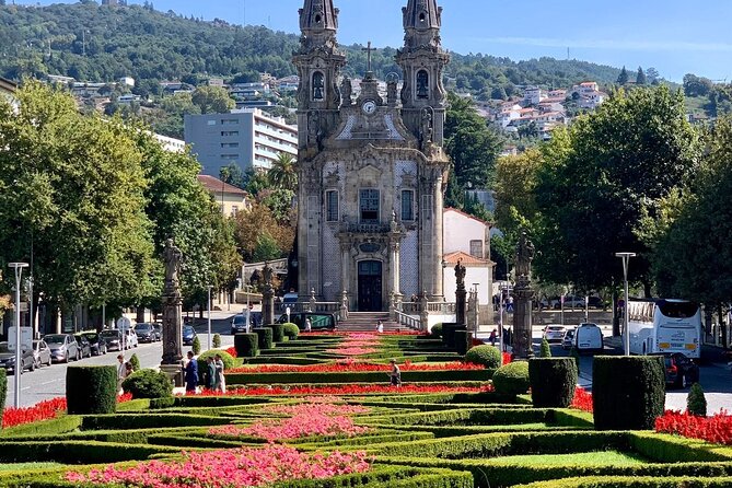 Braga/Guimarães: 1 Day with Lunch + farm and wine tasting - Who will enjoy this day most