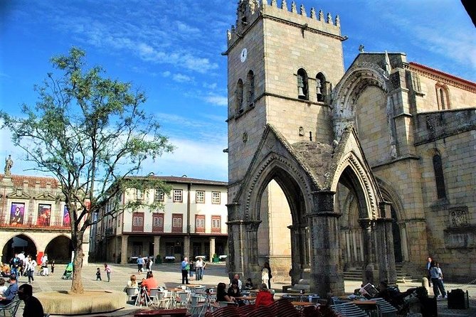 Braga & Guimarães Best-Of Private Tour – Customizable Experience - Guimarães, Portugal’s medieval starting point