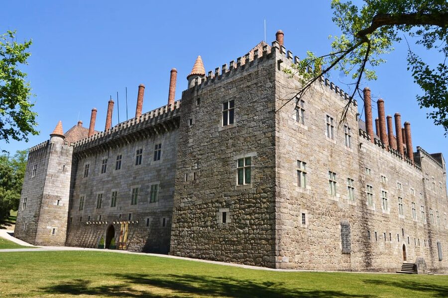 Braga & Guimarães Tour: Small Historical Group Tour - Bom Jesus do Monte and Sameiro Sanctuary