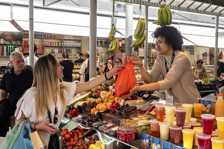 Chef Led Porto Market Tour & Portuguese Tapas Class + Wine - Coffee, nata, and the move into the kitchen