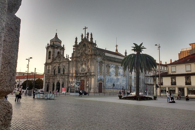 City tour through historic center of Porto with many insider tips 3 1/2 hrs. - University stories, students, and Livraria Lello