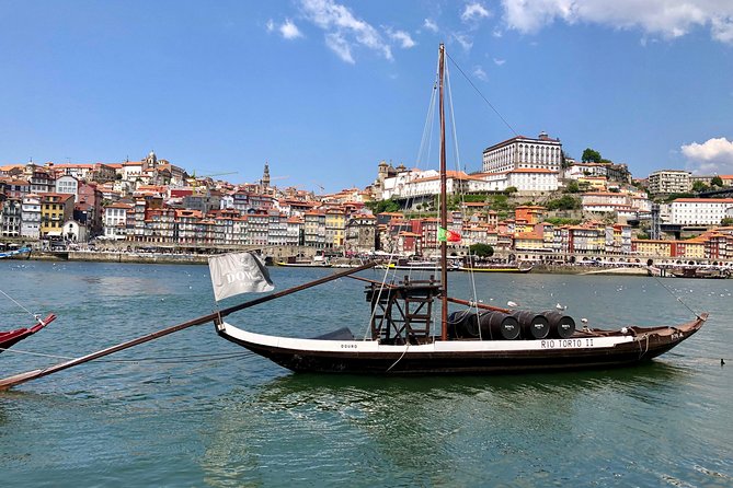City Walking Tour & Port Wine Cellar - The Gaia cellar visit and three Port wines