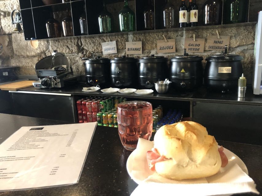 Córdoba: Discover the Soul of Spanish Natural Wine & Cuisine - Jugo Vinos is the key meeting detail