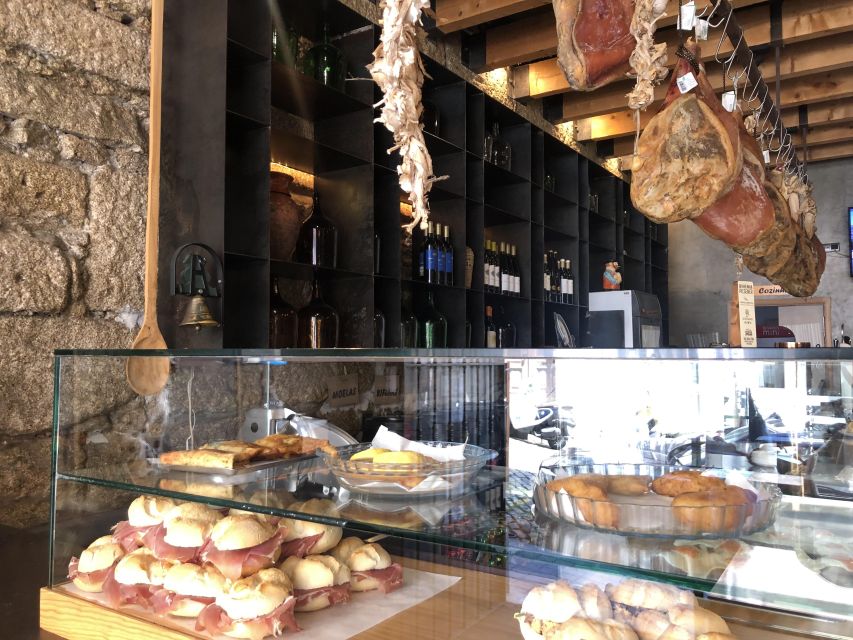 Córdoba: Discover the Soul of Spanish Natural Wine & Cuisine - Tapas that give the tasting a Mediterranean shape