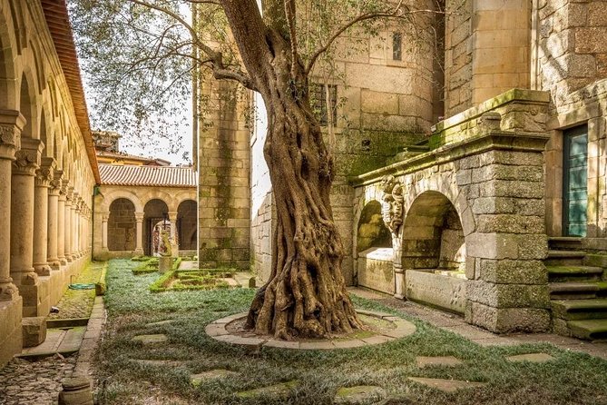 Cultural Route - Braga & Guimarães - from Porto - Two hours through Guimarães’ old center