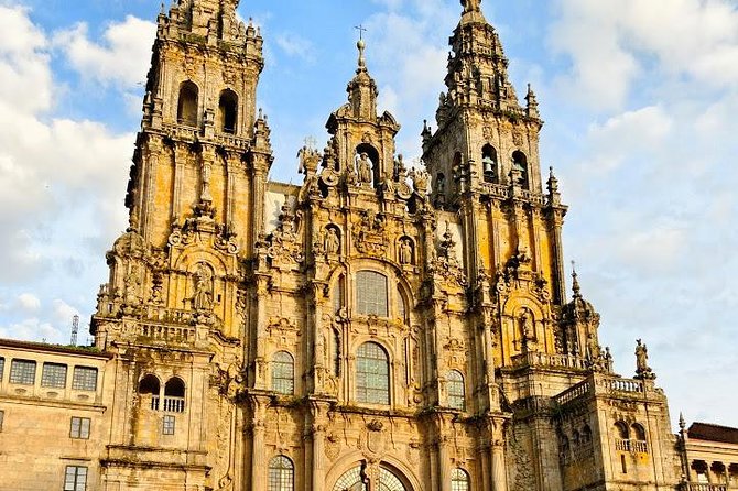 Day Trip from Porto to Santiago de Compostela and Valença - Why Santiago de Compostela is worth the long ride