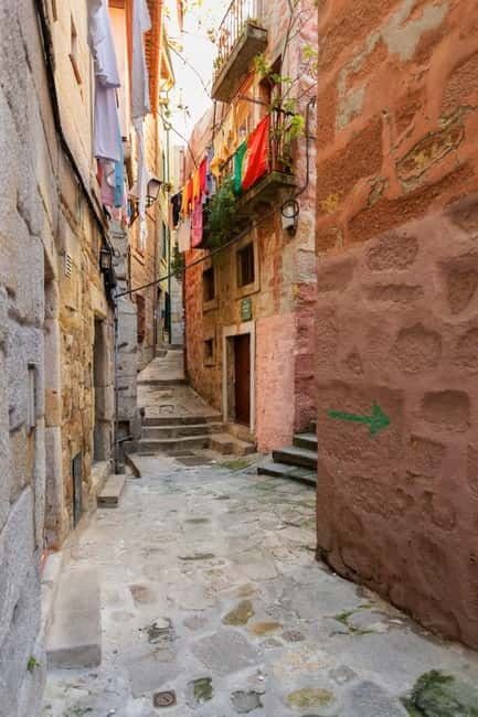 Discover Porto's Historical Roots Walking Tour - Finishing near São Bento station