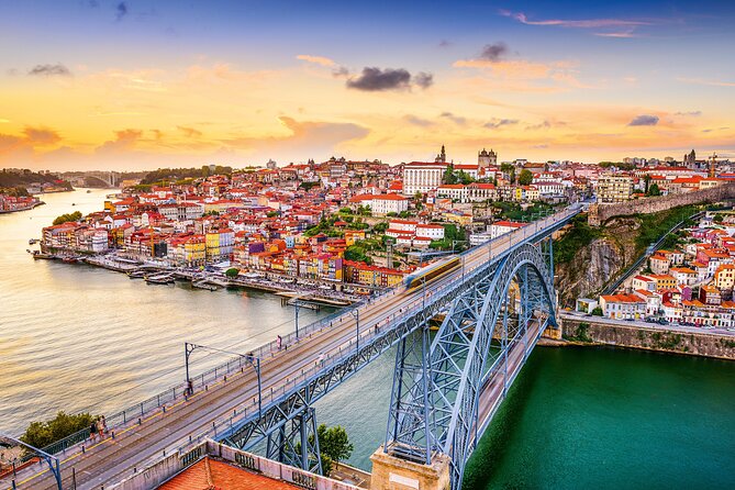 Discover the Charm of Porto with a Picturesque Private Journey - Two hours around Praça da Ribeira