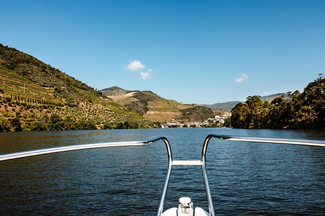 Douro Adventure - Tour 4x4 | Full Day Private Tour | All Included - Lunch, local wine, and a family winery