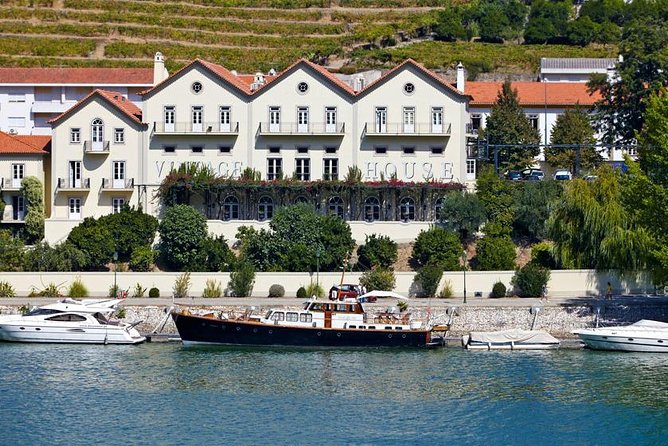 Douro Valley Cruise Porto to Pinhão: Breakfast, Lunch and Tasting - Pinhão: one wine estate, not a full vineyard circuit