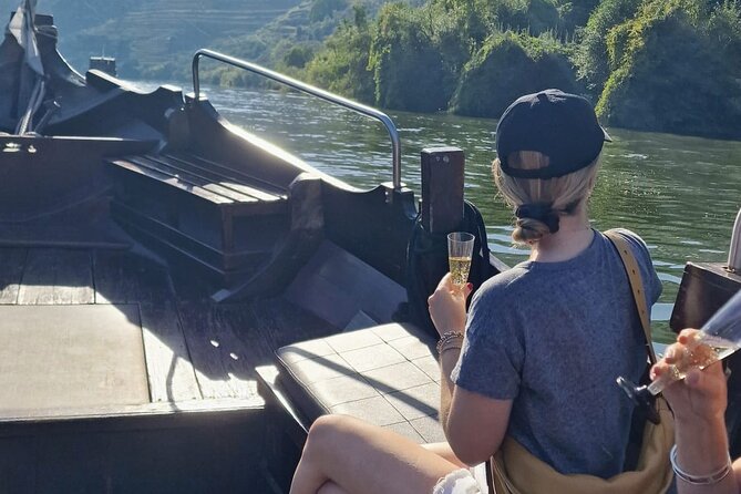 Douro Valley-Expert Guide-Boat-Lunch-Tastings-Offer wine bottle - The Rabelo boat cruise on the Douro River