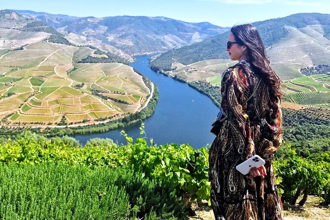 Douro Valley-Expert Guide-Boat-Lunch-Tastings-Offer wine bottle - The morning drive through Amarante and Vila Real