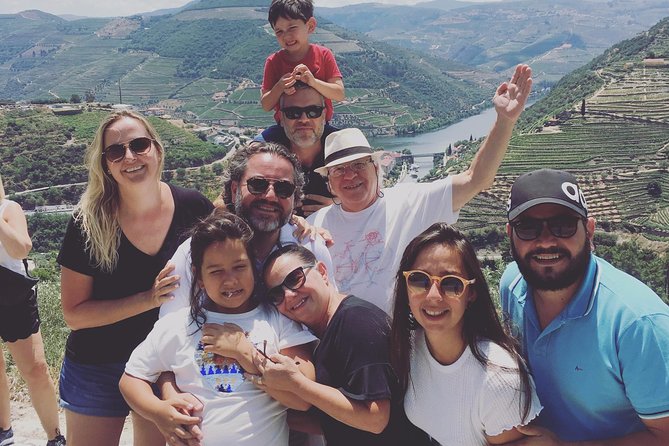 Douro Valley Tour: Wine Tasting, Cruise and Lunch from Porto - Meeting in Porto and settling into the coach