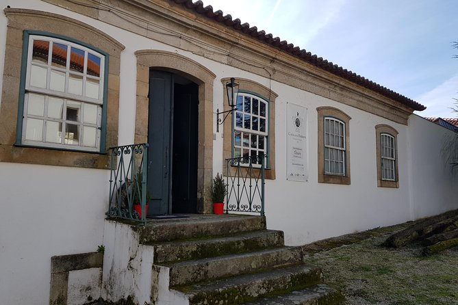 Douro Valley Wine Tour: 3 Vineyard Visits, Wine Tastings, Lunch - Group size, comfort, and the private option