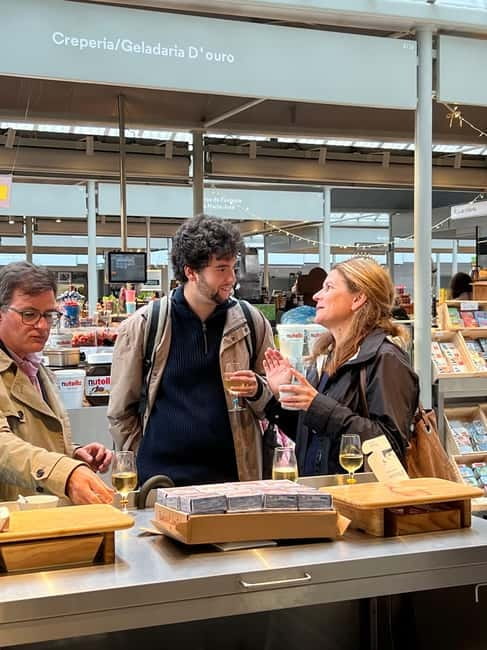 Eat your way through Porto! - Stop one: wine and a local café