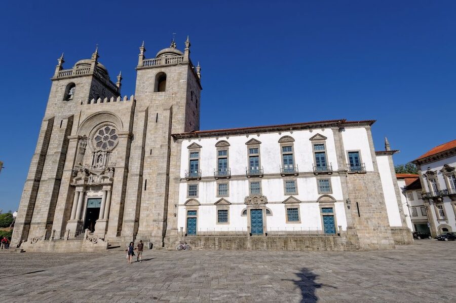Essential Porto Walking Tour - Reading Porto through its old streets and buildings