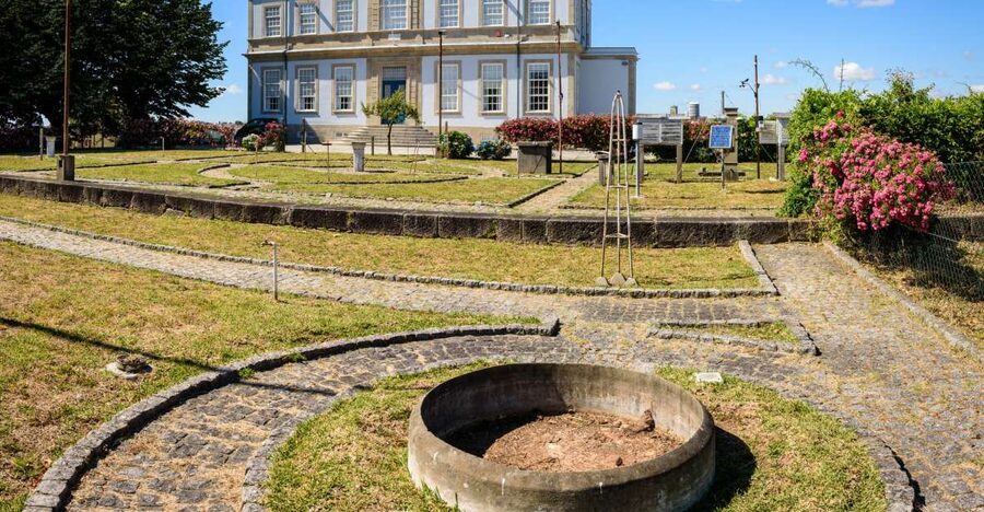 Exclusive visit to the Geophysical Institute of Porto - Inside the 1962 seismic station