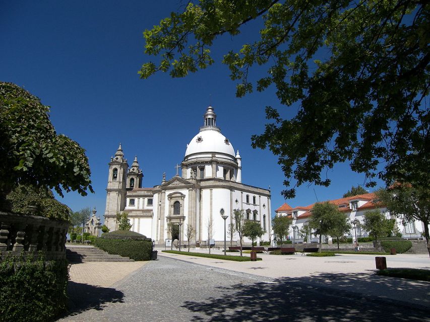 From Porto: Braga and Guimarães Full-Day Trip with Lunch - Why Guimarães is the right place to begin