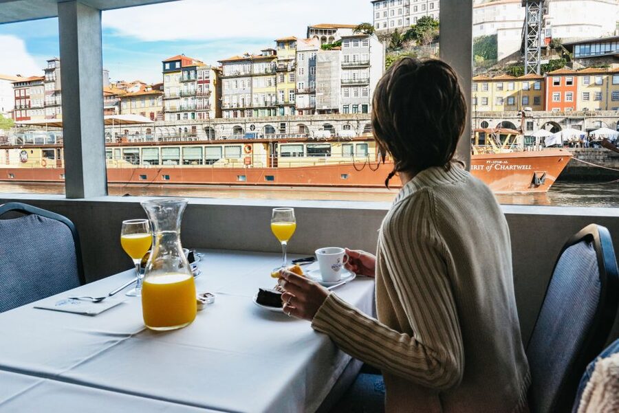 From Porto: Douro River Cruise to Régua with Lunch - Crestuma-Lever and Carrapatelo locks