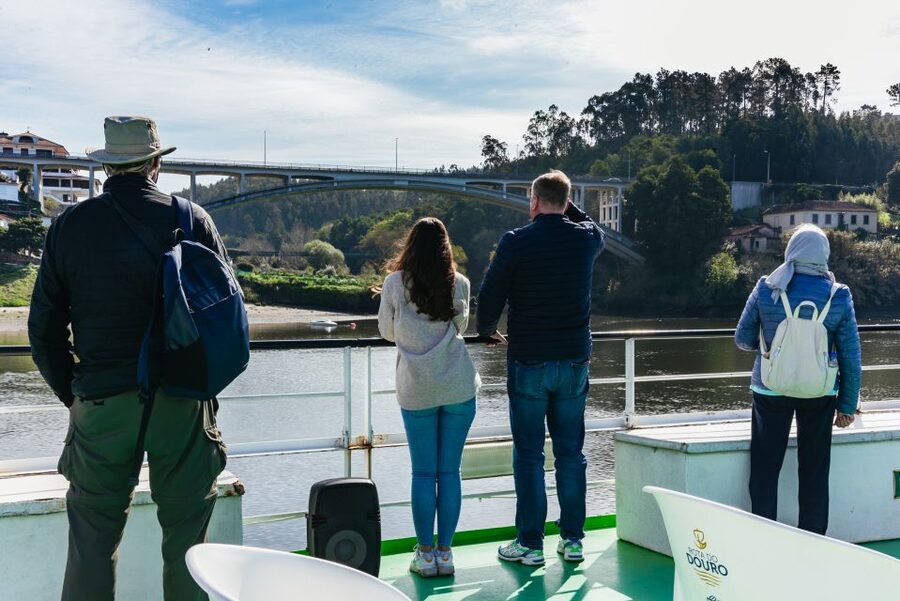 From Porto: Douro River Cruise to Régua with Lunch - Forty-five minutes in Peso da Régua