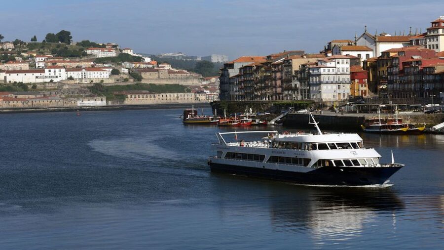 From Porto: Douro River Cruise, Winery Visit & Lunch - Two dams and a changing river