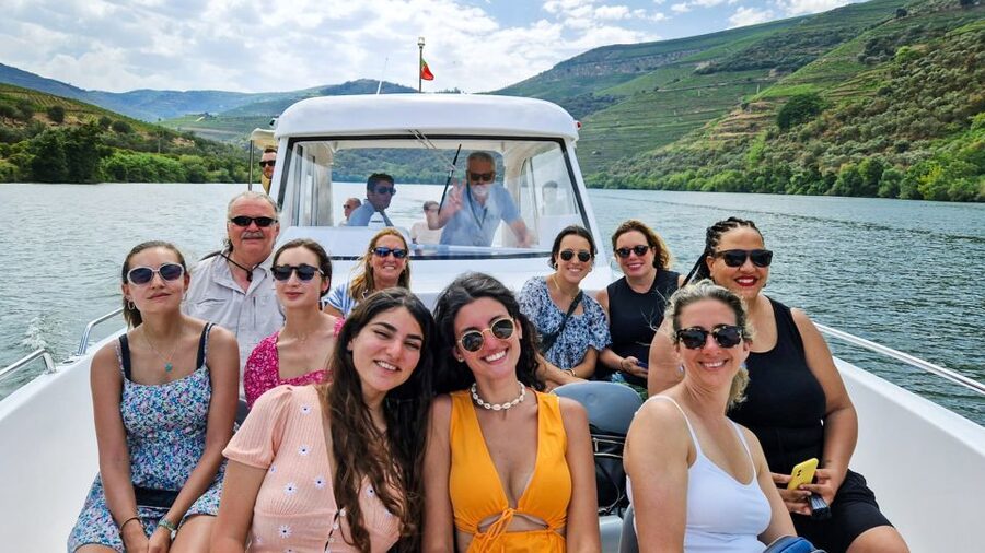 From Porto: Douro Valley w/ Boat Tour, Wine Tasting & Lunch - The second wine visit in Pinhão