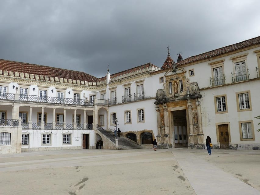 From Porto: Fátima and Coimbra Tour - What the small group changes