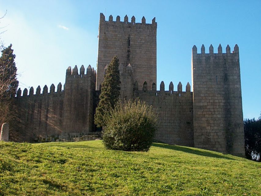 Guimarães Tour(4Hours): From Oporto;City Tour- Half Day Trip - How the free time improves the half-day format