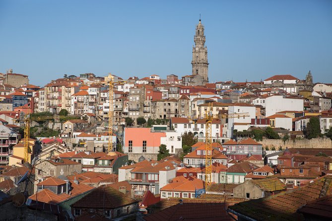 Half Day City Tour with Six Bridges Cruise and Wine Tasting - São Bento Railway Station and its 20,000 tiles