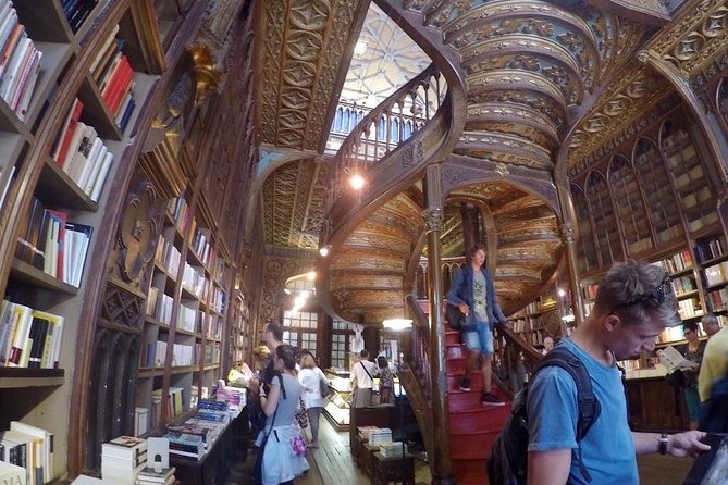 Harry Potter and Lello Bookshop Tour : Highlights and Hidden Gems - Starting at São Bento Railway Station