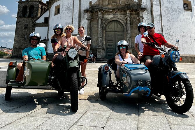 Highlights of Porto on a glamorous sidecar - Half Day - From the cathedral to Miragaia