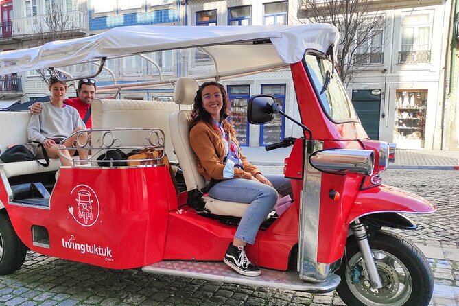 Historic Porto by Private Electric Tuk Tuk to Top Landmarks - São Bento Station and Aliados Avenue