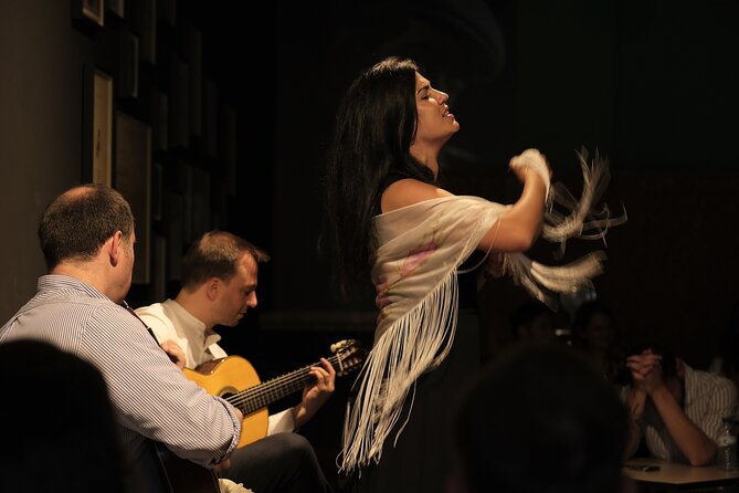 Ideal Clube de Fado - Seating matters more than you might expect