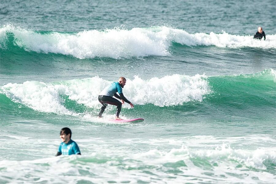 Matosinhos: Best surf Lesson with all equipment - How much water time will you get?